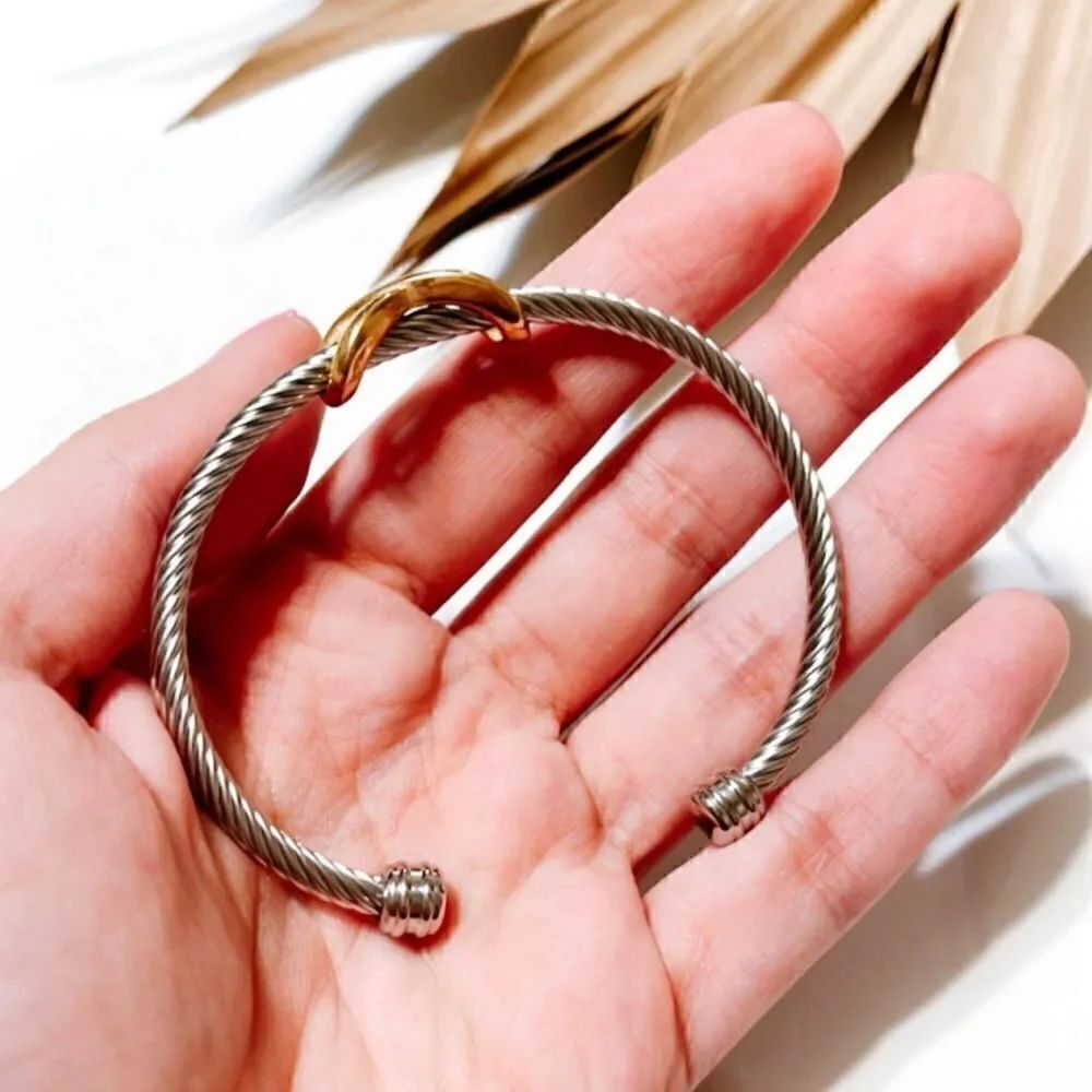 Classic textured bangle  #722 - Picture 4 of 4